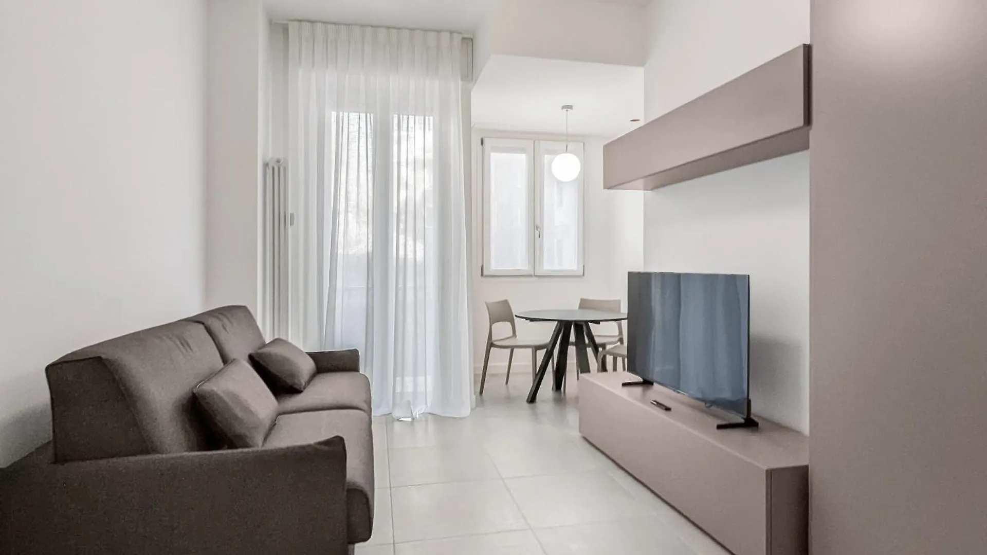 Flats4Rent Aleksandra E Arina Verona